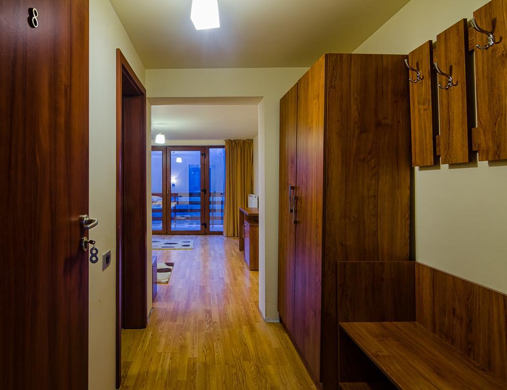Panorama Pietrei Craiului Hotel Zarnesti Luaran gambar