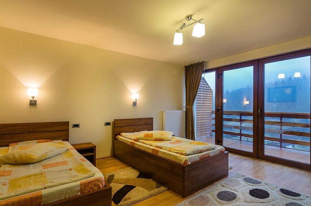 Panorama Pietrei Craiului Hotel Zarnesti Luaran gambar