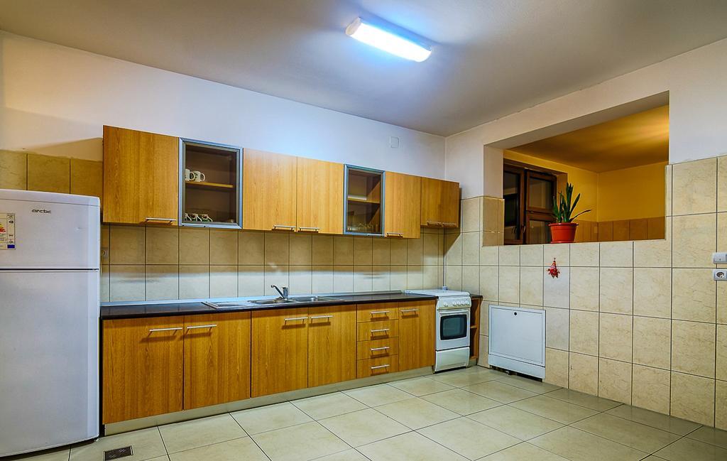 Panorama Pietrei Craiului Hotel Zarnesti Luaran gambar