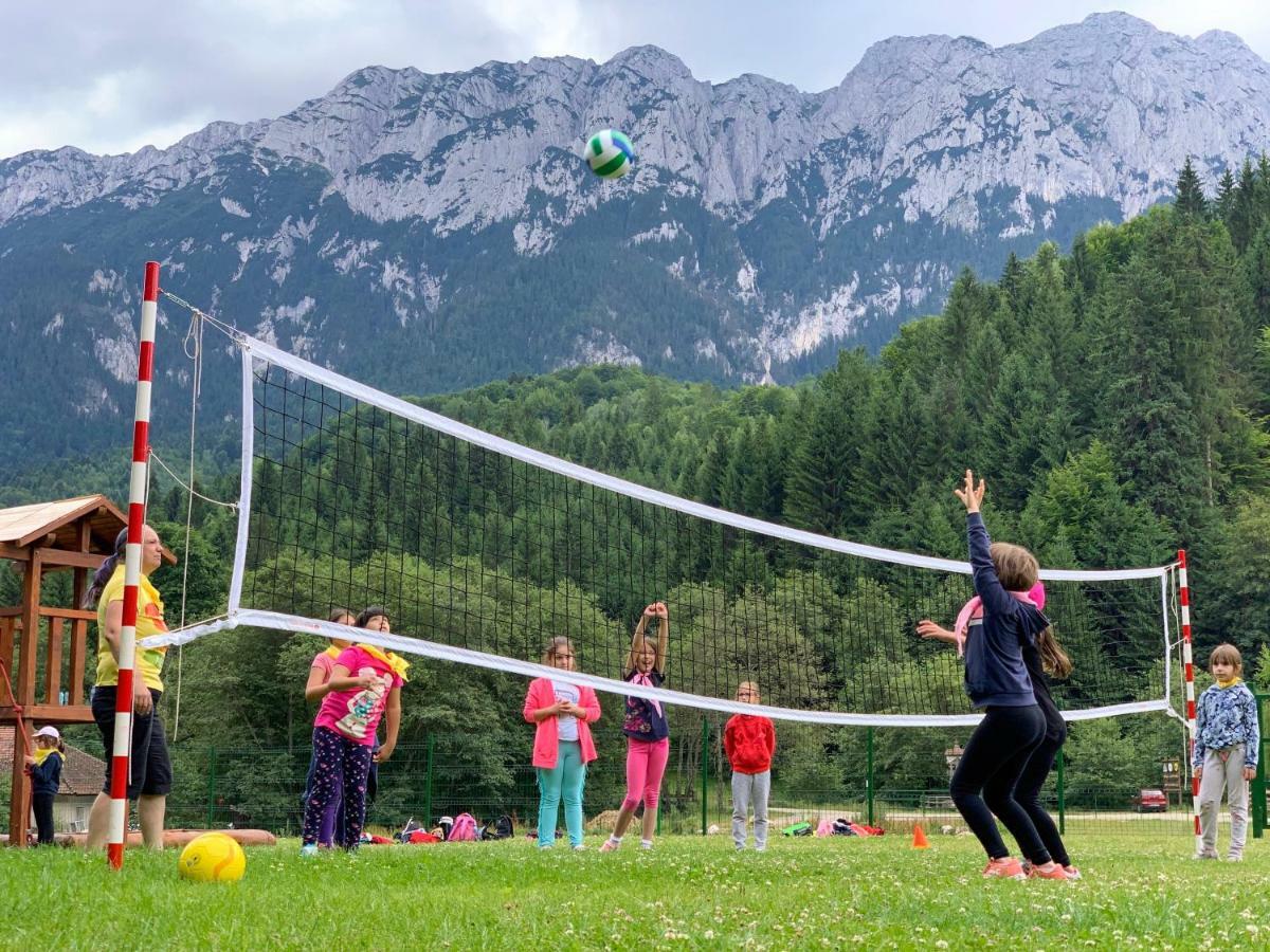 Panorama Pietrei Craiului Hotel Zarnesti Luaran gambar
